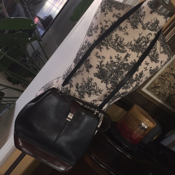 Brighton purse.  Removable strap - Picture 2 of 9